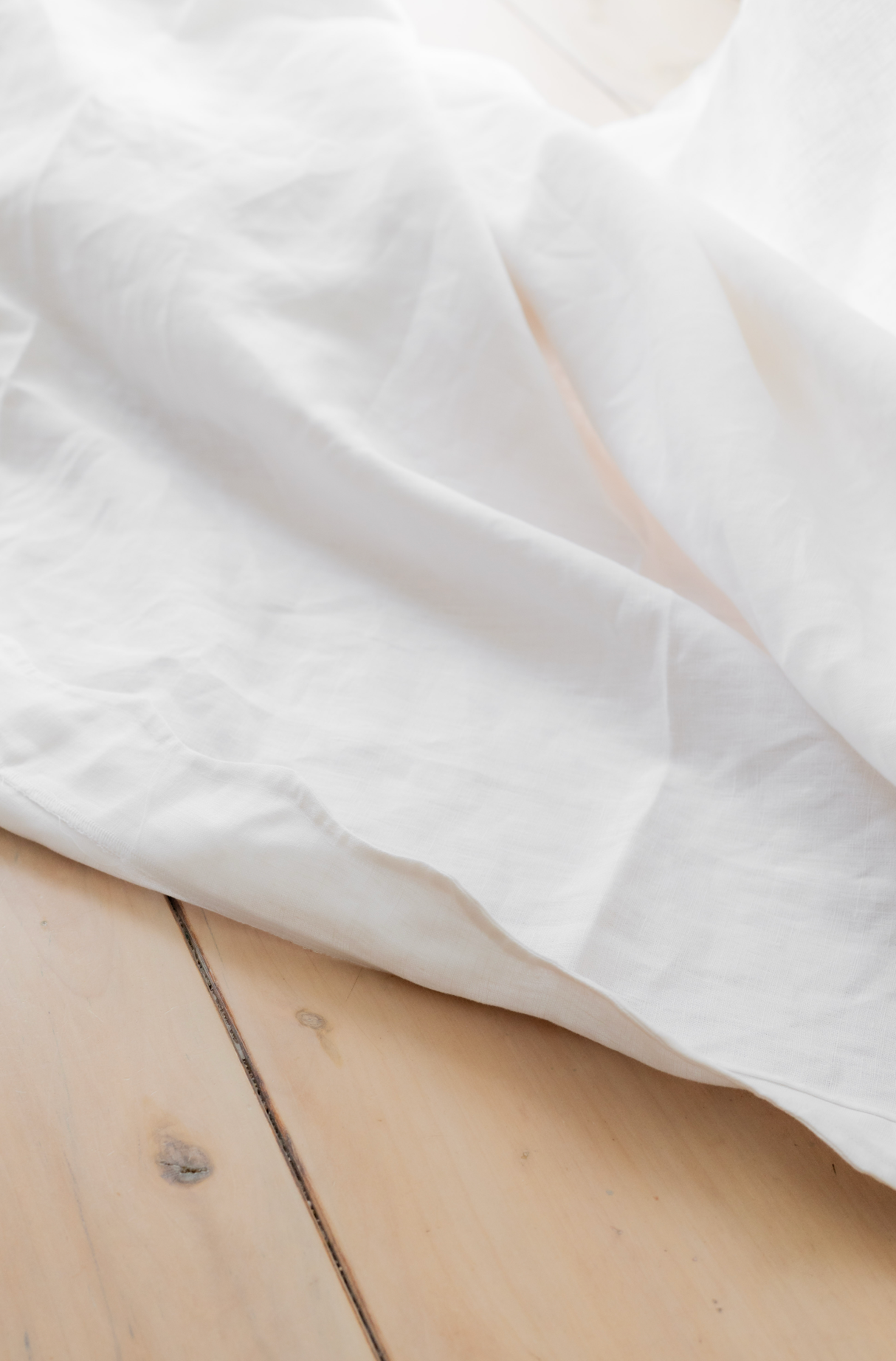 All White Tablecloth with Wave